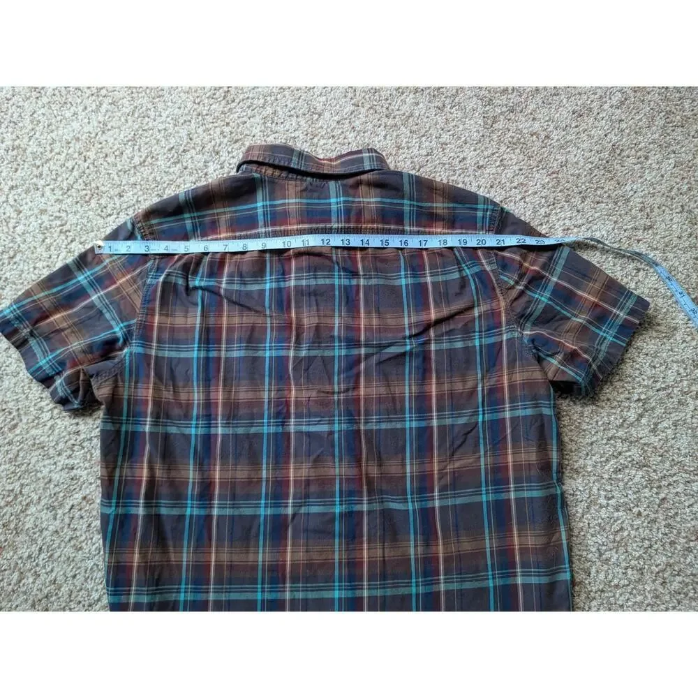 The North Face men's Short sleeve, button down shirt, size Large, Brown Plaid